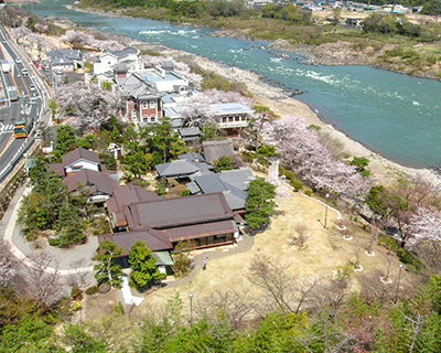 岐阜結婚式場・迎賓館サクラヒルズ川上別荘